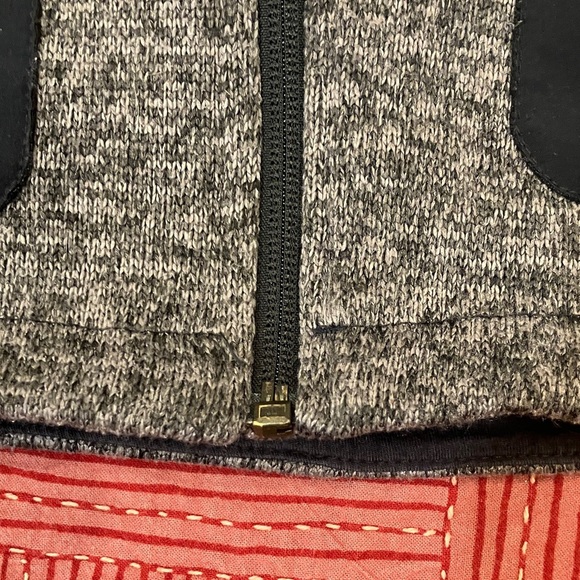 FarWest women’s size small Gray Black Hooded zip up fleece Jacket w/ thumb holes - Picture 14 of 14
